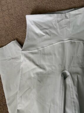 SPANX White Capri Leggings